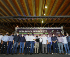 O governador Carlos Massa Ratinho Junior entregou nesta terça-feira (1º) o primeiro pacote de revitalização e modernização das locomotivas e vagões da Ferroeste. 