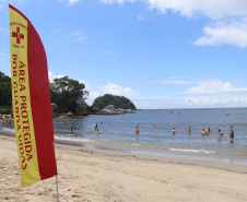 Orientação dos guarda-vidas e conscientização do cidadão fazem diminuir número de salvamentos no litoral na primeira quinzena do verão - Curitiba, 04/01/2021 - Foto: Divulgação SESP
