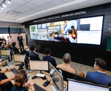 O governador Carlos Massa Ratinho Junior participou nesta terça-feira (5) da inauguração do Centro de Controle da Muralha Digital, projeto da Prefeitura de Curitiba voltado à gestão do trânsito, da segurança pública e também dos eventos climáticos que atingem a Capital. 