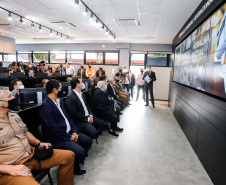 O governador Carlos Massa Ratinho Junior participou nesta terça-feira (5) da inauguração do Centro de Controle da Muralha Digital, projeto da Prefeitura de Curitiba voltado à gestão do trânsito, da segurança pública e também dos eventos climáticos que atingem a Capital. 