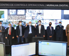 O governador Carlos Massa Ratinho Junior participou nesta terça-feira (5) da inauguração do Centro de Controle da Muralha Digital, projeto da Prefeitura de Curitiba voltado à gestão do trânsito, da segurança pública e também dos eventos climáticos que atingem a Capital. 