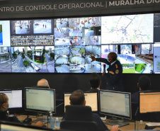 O governador Carlos Massa Ratinho Junior participou nesta terça-feira (5) da inauguração do Centro de Controle da Muralha Digital, projeto da Prefeitura de Curitiba voltado à gestão do trânsito, da segurança pública e também dos eventos climáticos que atingem a Capital. 