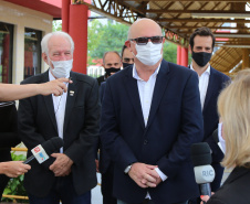 O vice governador Darci Piana recebe neste domingo  (17)  o ministro da Educação, Milton Ribeiro, no Colégio Estadual Pedro Macedo, no bairro Portão em Curitiba  para acompanhar a aplicação prova do Exame Nacional do Ensino Médio (Enem) 2020.  A visita o  contou com a presenca do secretário de Estado da Educação e do Esporte, Renato Feder.     Curitiba, 17/01/2021 -  Foto: Geraldo Bubniak/AEN