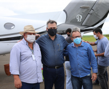 APUCARANA  -  Dsitribuicao  das vacinas contra a Covid-19 no Aeroporto de Apucarana com o Secretario de Estado da Saude, Beto Preto n-  19/01/2021 - Foto: Geraldo Bubniak/AEN