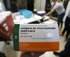 Vacinação contra a Covid-19 no Paraná.