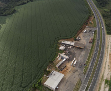 O governador Carlos Massa Ratinho Junior participou nesta quinta-feira (11) da inauguração do viaduto de acesso a Piraí do Sul e ao Santuário Nossa Senhora das Brotas, nos Campos Gerais. Ele está localizado no km 256 da PR-151 e foi construído em apenas dez meses pela concessionária CCR RodoNorte, que administra a ligação entre Ponta Grossa e Jaguariaíva.