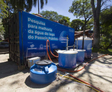 A Sanepar está fazendo estudos de aplicação da tecnologia de nanobolhas para melhorar a qualidade da água das lagoas do Passeio Público, em Curitiba.  -  Foto: André Thiago