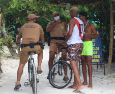 Comerciantes e turistas aprovam policiamento preventivo na Ilha do Mel  -  Curitiba, 24/02/2021  -  Foto: Divulgação PMPR