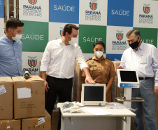 Governador Carlos Massa Ratinho Junior acompanha, no Cemepar, a distribuição de medicamentos e e respiradores. Foto: Ari Dias