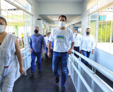 O governador Carlos Massa Ratinho Junior, participa neste domingo (28) da imunização em grupos prioritários em Apucarana. Foto: Jose Fernando Ogura/AEN