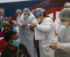 Paraná vacina quase 1,2 milhão de pessoas e mantém média acima da nacional - Foto: Jonathan Campos/AEN