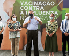 O Paraná iniciou a campanha nacional de vacinação contra a influenza nesta segunda-feira (12). A meta é imunizar contra a gripe pelo menos 90% do público-alvo, estimado em 4,4 milhões de pessoas.  -  Curitiba, 12/04/2021  -  Foto: Américo Antonio/SESA