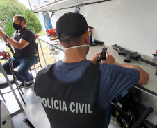 A Polícia Civil do Paraná (PCPR) agora conta com oficina móvel para manutenção de armas e treinamento. Uma van foi equipada com ferramentas que permitem que os policiais civis aprendam e realizem o reparo do armamento. O objetivo é atender os profissionais de todo o Estado, principalmente dos municípios do Interior. -  Foto: Polícia Civil do Paraná