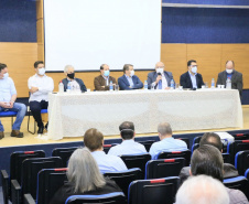 O projeto da Nova Ferroeste ganha, a cada dia, novos capítulos que ajudam essa história a avançar. Nesta semana, em Toledo, foi realizada uma reunião de trabalho com prefeitos e vereadores da região Oeste, além de lideranças sociais e empresariais  -  Foto: Arquivo GT Ferroeste