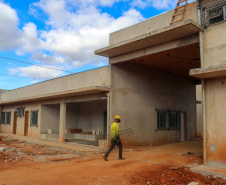 A construção da Cadeia Pública de Ponta Grossa, nos Campos Gerais, segue em andamento e já tem 60% das obras executadas. A previsão é que a entrega seja feita ao Departamento Penitenciário do Paraná (Depen-PR) ainda neste ano. O secretário da Segurança Pública, Romulo Marinho Soares, visitou as obras e destacou que a unidade faz parte de um projeto do Governo do Estado de ampliação do sistema prisional do Paraná.  -  Ponta Grossa, 03/05/2021  -  Foto: SESP/PR