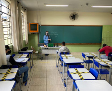 Mais escolas voltam às aulas presenciais no Paraná. Junto aos outros 200 colégios reabertos há 14 dias, a retomada permite que mais 40 mil estudantes, de 28 Núcleos Regionais de Educação (NREs), que englobam aproximadamente 150 municípios, voltem para a sala de aula  -  Curitiba, 24/05/2021  -  Foto: SEED