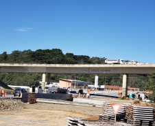Transporte de vigas para obra na PR-092 afetará o trânsito entre Curitiba e Almirante Tamandaré. Foto::DER