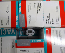 A Secretaria de Estado da Saúde (Sesa) recebeu na noite desta terça-feira (26), 352.750 doses da vacina AstraZeneca/Fiocruz, contra a Covid-19.   -  Curiti, 26/05/2021  -  Foto: Américo Antonio/SESA