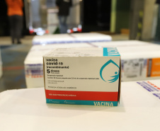 Novo lote com 360 mil doses de AstraZeneca chega nesta quarta-feira ao Paraná -  Curitiba, 01/06/2021  -  .Foto: Geraldo Bubniak/AEN