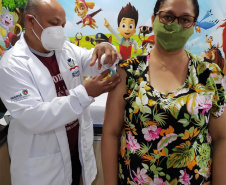REGIONAL DE SAÚDE DE  CASCAVEL -  O feriado prolongado de Corpus Christi está sendo de vacinação em municípios de muitas Regionais de Saúde do Paraná, dando sequência à imunização contra a Covid-19 nos grupos prioritários