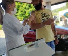 PEABIRU - REGIONAL DE SAUDE DE CAMPO MOURÃO  -  Municípios do Paraná vacinam contra a Covid-10 durante todo o feriado prolongado   -  Peabiru, 04/06/2021  -  Foto: SESA