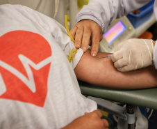 Com estoque 40% abaixo do ideal, Hemepar faz apelo à população para doar sangue. Foto: José Fernando Oura/AEN