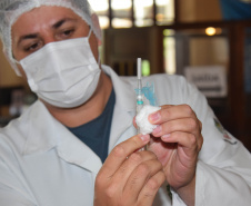 Huop: especialista em virologia alerta para a necessidade de manter os cuidados contra a Covid-19, mesmo após a vacina  -  Foto: Américo Antonio/SESA