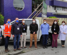 Os pacientes internados nos leitos de enfermaria exclusivos para covid-19 e pediatria do Hospital Regional do Litoral (HRL) ganham, a partir desta terça-feira (22), mais conforto e bem-estar em seu tempo de permanência no hospital. A Multinacional Louis Dreyfus Company (LDC) em parceria com a Thin Tecnologia, realizaram a doação de 14 aparelhos de TV 32 polegadas.  -  Paranaguá, 22/06/2021  -  Foto: SESA