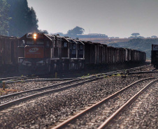 Técnicos do Estado e da União sobrevoam o Centro-Sul para estudos do impacto ambiental da Nova Ferroeste . Foto: Alessandro Vieira/AEN