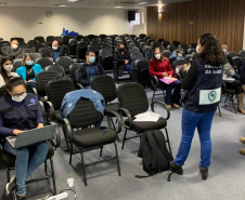 Equipes do Programa de Treinamento em Epidemiologia Aplicada aos Serviços do Sistema Único de Saúde, do Ministério da Saúde, seguem neste domingo (11) com o trabalho de coleta de dados e informações para a investigação sobre a circulação da variante Delta no Paraná. Nesta segunda-feira (12) terá início o trabalho de campo. -  Foto: SESA