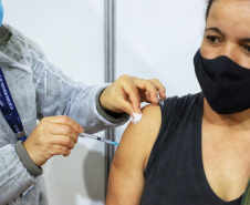 Mais de 5,5 milhões de paranaenses já foram vacinados contra a Covid-19
  Foto: Jose Fernando Ogura /AEN