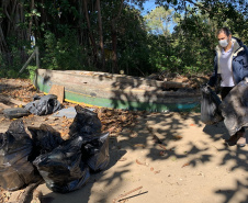 Portos do Paraná promove ação de limpeza de manguezal: Nesta sexta-feira (30), 115 quilos de lixo foram recolhidos do manguezal, na Ilha do Teixeira, em Paranaguá. Foto  Pierpaolo Nota/ Portos do Paraná.