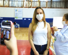 Vacinação de jovens e adolescentes contra a Covid-19 em Toledo. - Toledo 27/08/2021  -  Foto: José Fernando Ogura/AEN