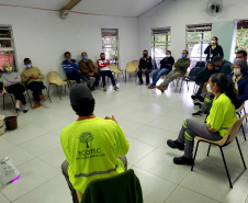 A Portos do Paraná promoveu na quinta-feira (16), na bacia hidrográfica do Baixo Rio Cachoeira, em Antonina, uma reunião com agricultores locais sobre o Programa de Recuperação de APPs Degradadas (PRAD).  - Paranaguá, 17/09/2021  -  Foto: Pierpaolo Notta/Portos do Paraná