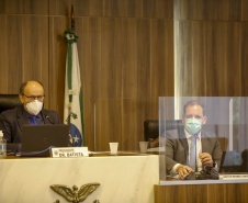 Secretário da Saúde,  Beto Preto, apresenta relatório com números da pandemia, durante audiência na Assembleia Legislativa. Na foto, o diretor geral da SESA, Nestor Werner Junior  -  Curitiba, 05/10/2021  -  Foto Gilson Abreu/AEN