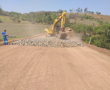 Obra de correção de greide de pontos de alagamentos da rodovia PR-650 entre Godoy Moreira e São João do Ivaí  -  Curitiba, 08/10/2021  -  Foto: DER