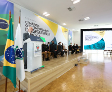 O vice governador Darci Piana participa  nesta quarta-feira  (20) do lançamento de programa de cursos de atualização profissional e de especialização nas áreas de Polícia Comunitária, Mediação de Conflitos e Análise Criminal para 6,2 mil profissionais de todo o Paraná,  no Palacio Iguacu.   Curitiba, 20/10/2021 -  Foto: Geraldo Bubniak/AEN