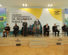 O vice governador Darci Piana participa  nesta quarta-feira  (20) do lançamento de programa de cursos de atualização profissional e de especialização nas áreas de Polícia Comunitária, Mediação de Conflitos e Análise Criminal para 6,2 mil profissionais de todo o Paraná,  no Palacio Iguacu.   Curitiba, 20/10/2021 -  Foto: Geraldo Bubniak/AEN