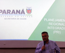 As ações para o pós-pandemia da Covid-19 devem ser prioridade no processo de reorganização do Planejamento Regional Integrado (PRI) da área da saúde no Paraná. A afirmação foi feita pelo secretário estadual da Saúde, Beto Preto, durante evento para discutir o PRI com Regionais e municípios da Macrorregião Oeste, realizado em Foz do Iguaçu, nesta terça-feira (26). - Foz do Iguaçu, 26/10/2021 - Foto: Américo Antonio/SESA