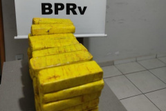 Polícia Rodoviária apreende 37 quilos de maconha ao abordar ônibus de viagem em Sertanópolis