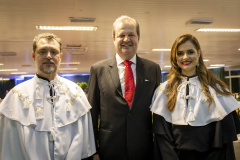 Novos gestores da UEM, Leandro Vanalli e Gisele Mendes, tomam posse