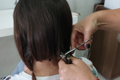 Em ação inédita, mulheres privadas de liberdade doam os próprios cabelos para pacientes em tratamento contra o cânce