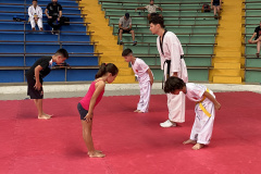 Ginásio do Tarumã oferece atividades de iniciação esportiva gratuitas para crianças e adolescentes