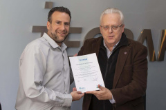 Tecpar concede primeira certificação para laboratório veterinário