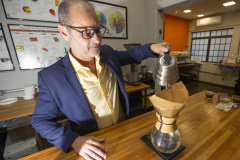 Com apoio do Tecpar, empreendedores vão produzir água especial para o preparo de cafés