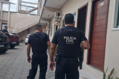 Polícia Civil do Amazonas em operação da investigação conduzida pela PCPR contra grupo de falso consórcio