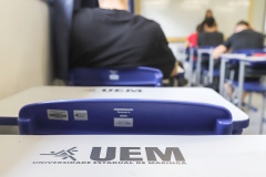 UEM abre concurso com 82 vagas para docentes; salários vão até R$ 16,5 mil