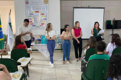 Intercambistas do Ganhando o Mundo do NRE de Campo Mourão recebem apoio psicológico para lidar com desafios da viagem