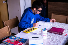 Por meio do projeto Óculos Amigo, Luiz Henrique da Rocha, 13 anos, recebeu um dispositivo de tecnologia assistiva que tem auxiliado o aluno da rede estadual de  ensino a ter mais autonomia na escola e em casa.