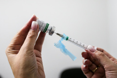 Regional de Saúde atua para elevar cobertura vacinal no Litoral. Foto: Geraldo Bubniak/ANPR